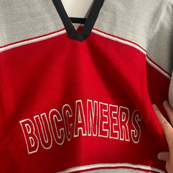 NEW Tampa Bay Buccaneers Poncho - 2 pack NFL Football Red, Black & Gray One size - Picture 4 of 5